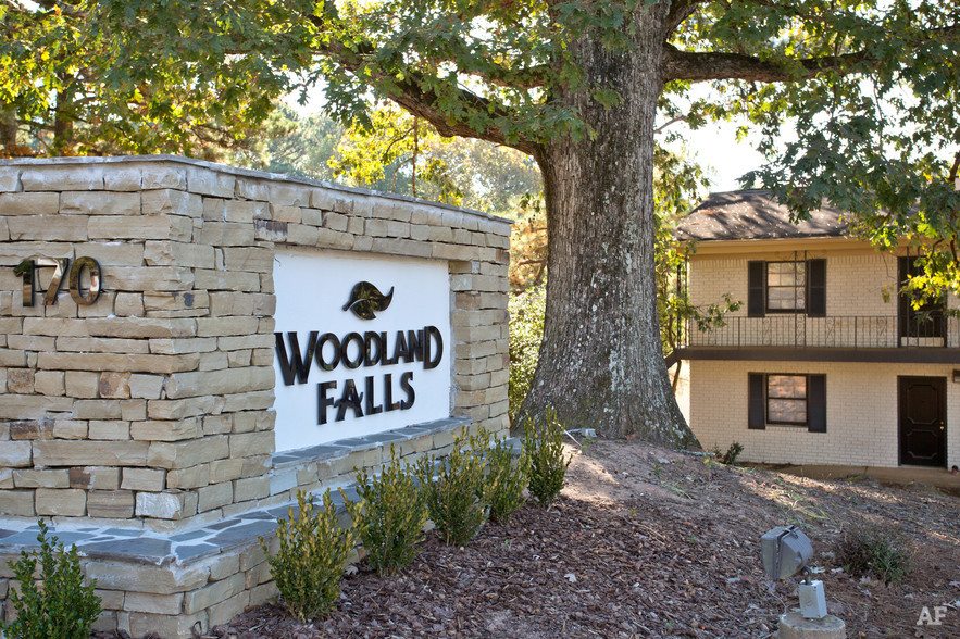 Woodland Falls Apartment